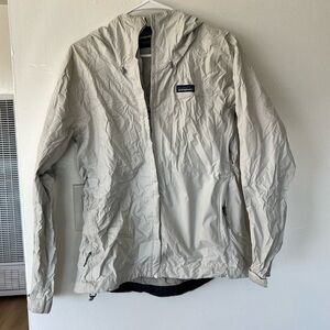 Patagonia women’s rain shell